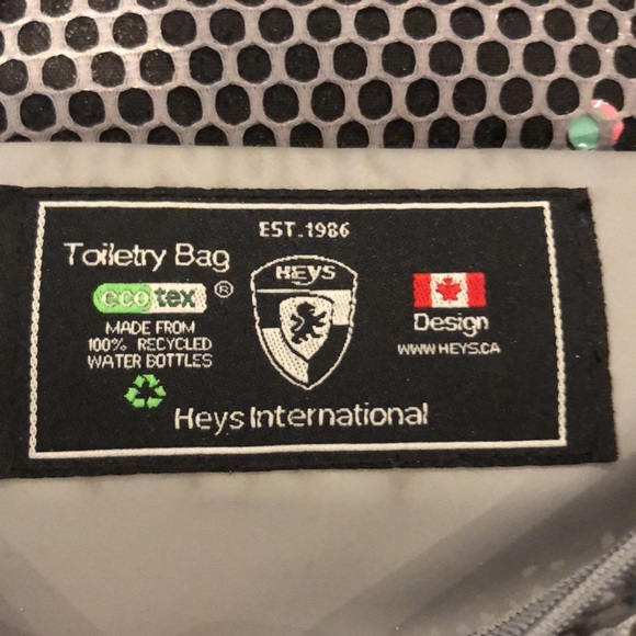 Heys black toilette bag. Lots of zip pockets EUC! - Picture 3 of 7